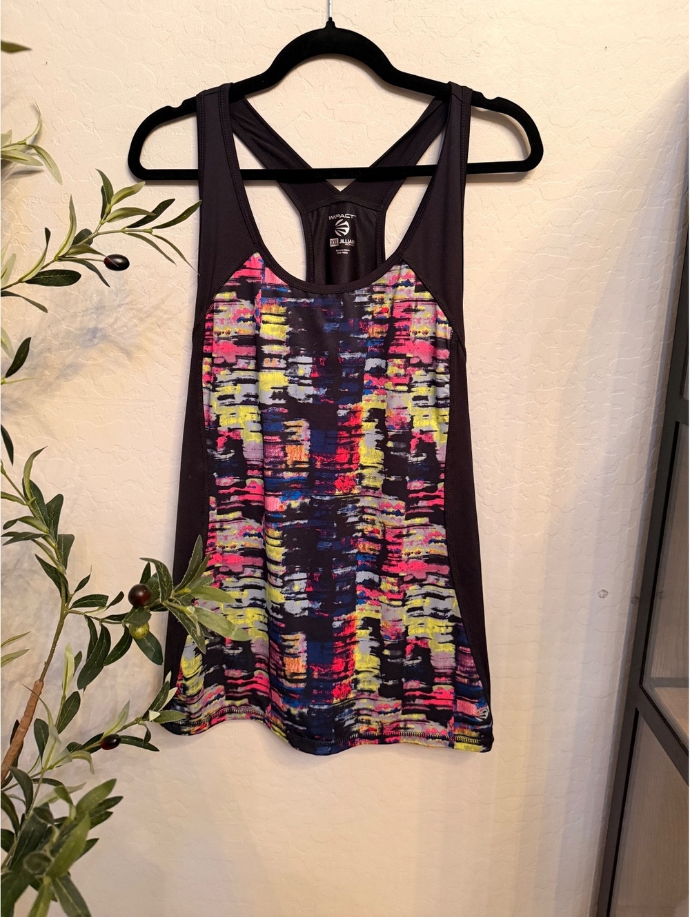 Women’s workout tank top
